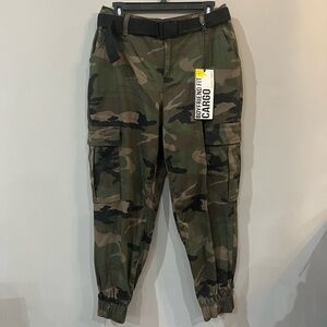 Rue 21 Camo Boyfriend Fit Cargo Pants NWT Size L